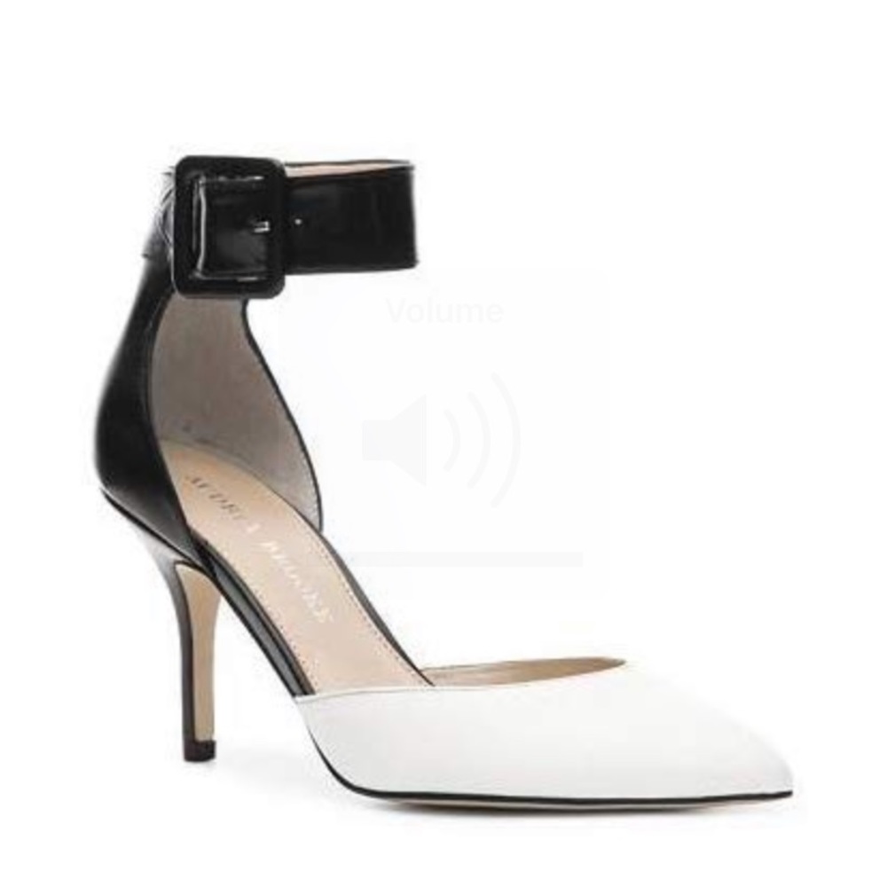 NWOT Audrey Brooke hylda heels.